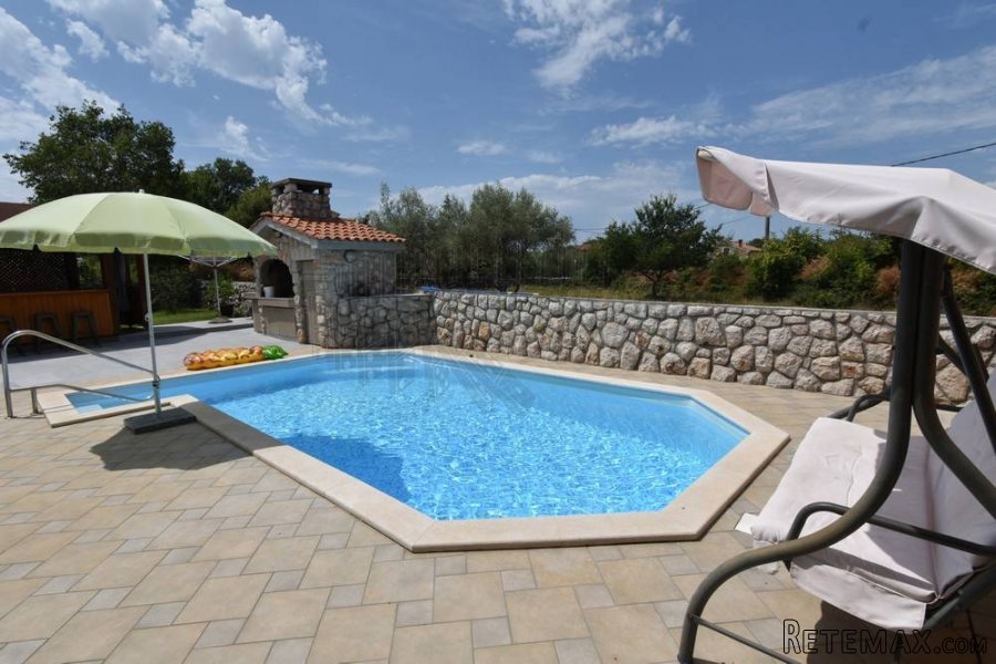 Apartmanska kuća s bazenom, okolica Malinske! - 2