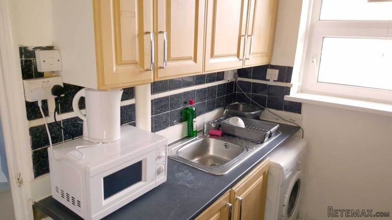 Room share for men, Zone 2, Whitechapel - 2