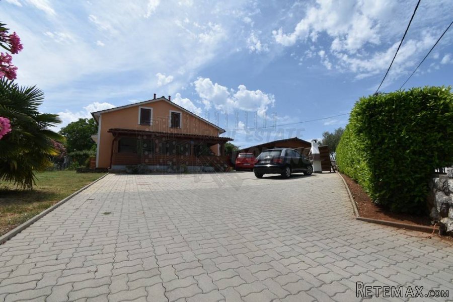 Apartmanska kuća s bazenom, okolica Malinske! - 4