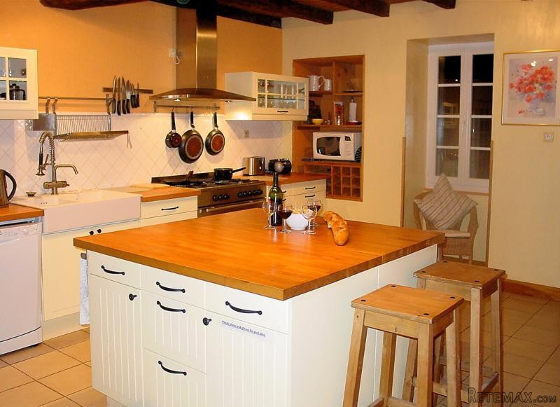 Attractive 5-Bedroom Country House - 2
