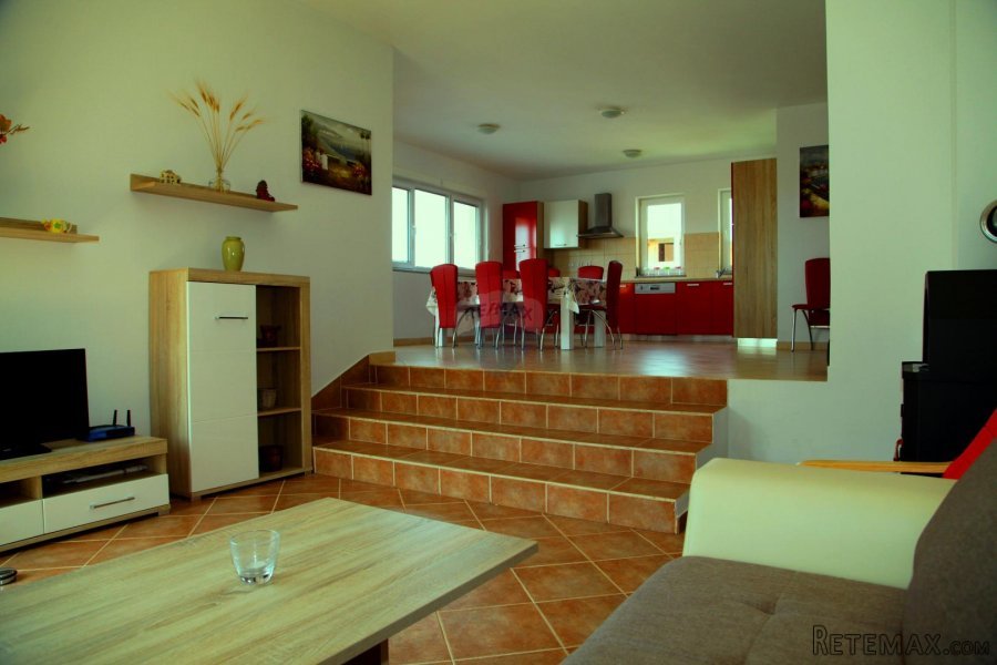 Istra, Pula-kuća s 3 stana i bazenom - 5