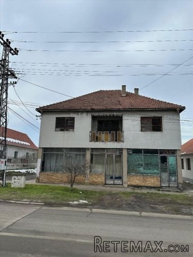 Kuca u samom centru Starih Banovaca