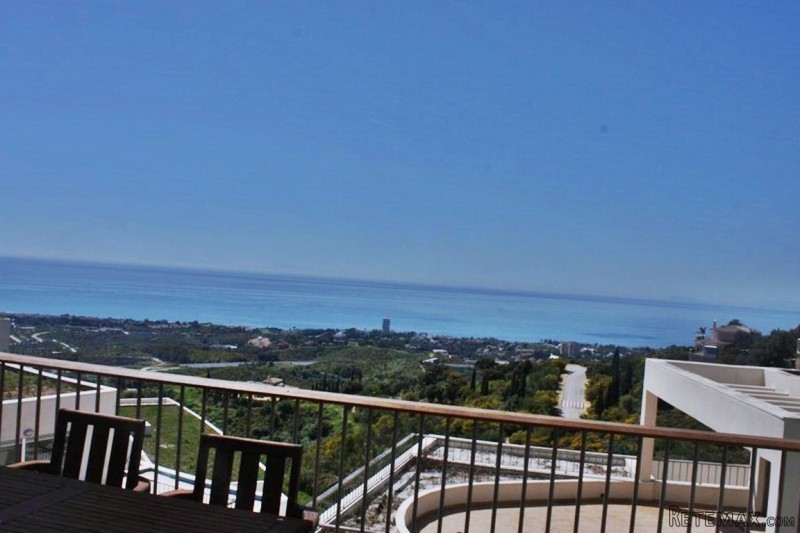 3 Bedroom Middle Floor Apartment