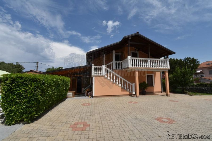 Apartmanska kuća s bazenom, okolica Malinske! - 7