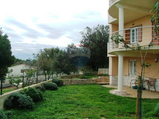 ISTRA,LIŽNJAN - SAMOSTOJEĆA KUĆA 800M OD MORA - 4