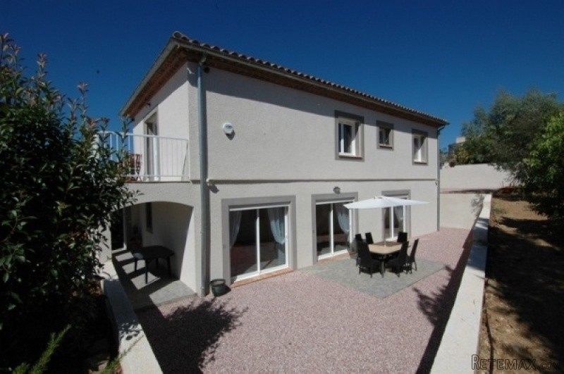 Splendid Villa With 235 M2 Including An.. - 2