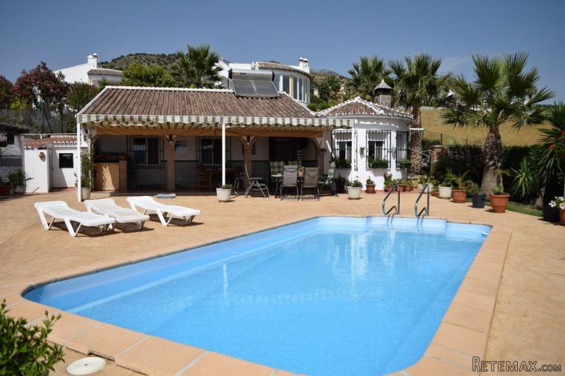 Chalet for Sale in Alcaucin, Alcaucin..