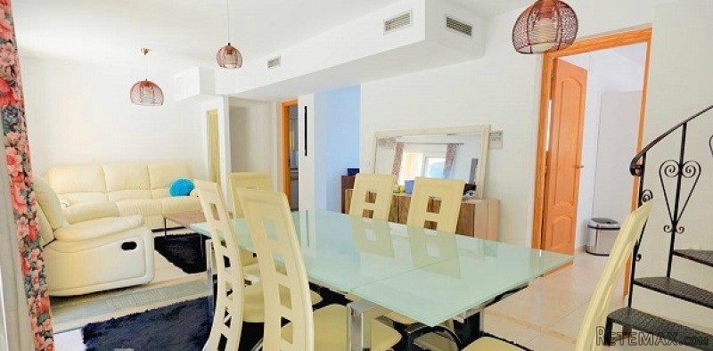 5 Bedrooms - Villa - For Sale - 2