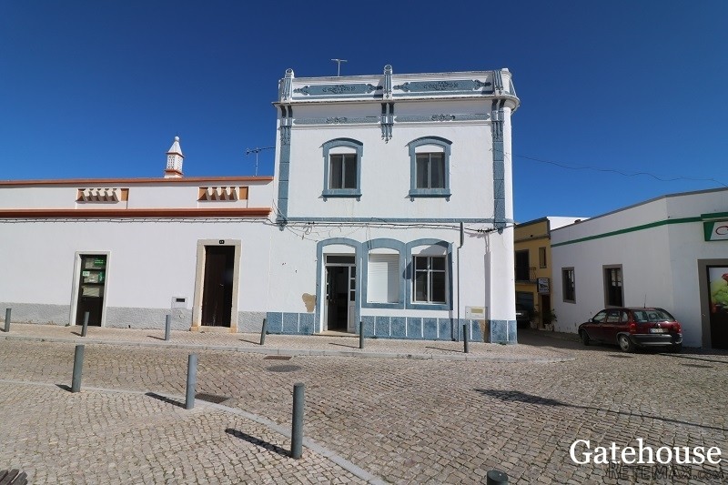 2 Beds Townhouse For Sale In..