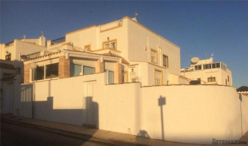 3 bedroom villa for sale