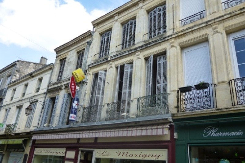 APS2740 Large old town house with..