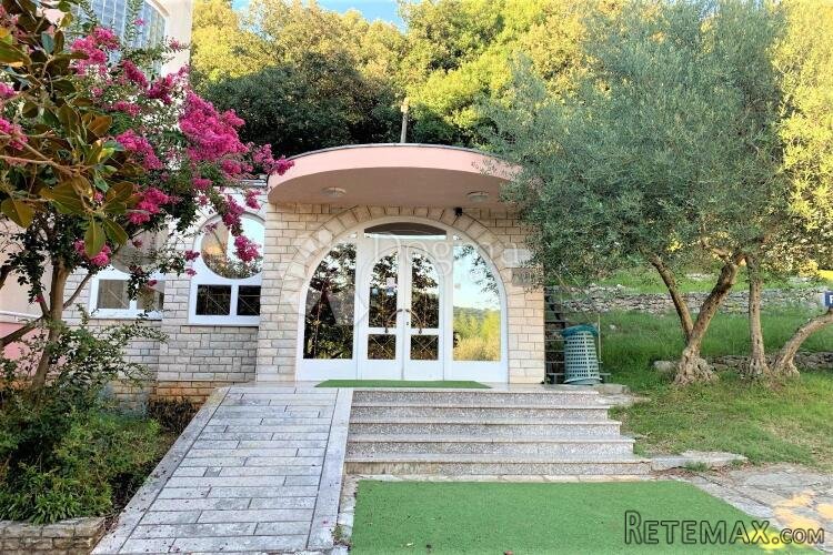 KRNICA – hotel i restoran uz obalu s tradicijom i odličnim r - 2