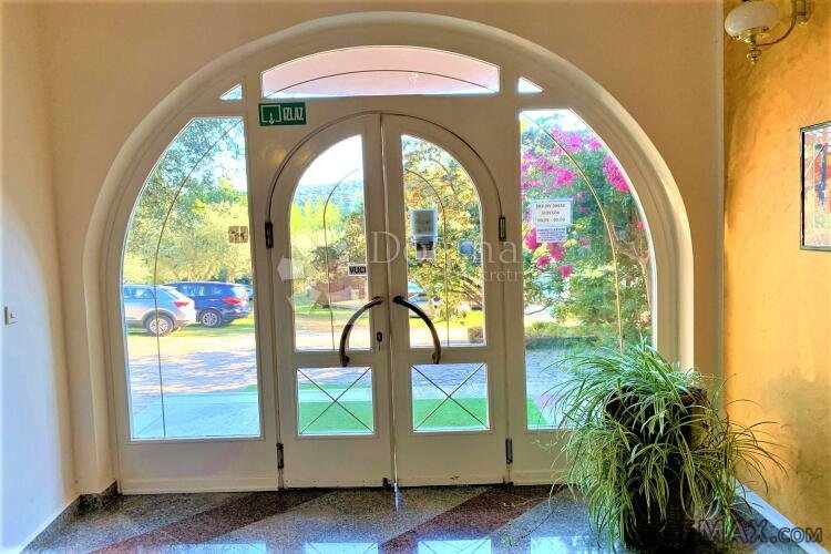 KRNICA – hotel i restoran uz obalu s tradicijom i odličnim r - 3