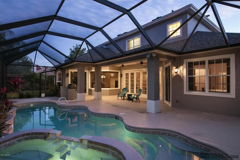 5 bedroom Detached House For Sale: 720.. - 2