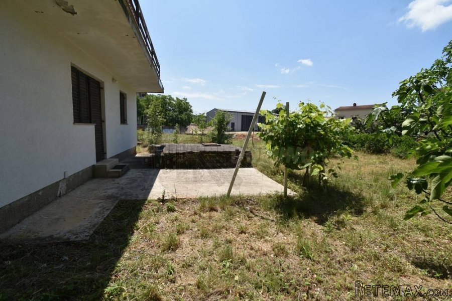 Samostojeća kuća s okućnicom! Malinska-okolica - 5