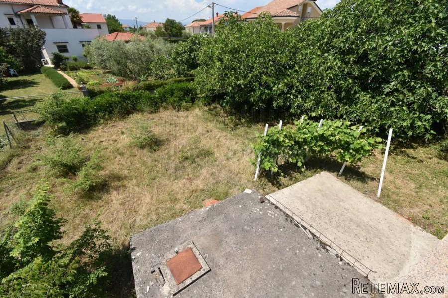 Samostojeća kuća s okućnicom! Malinska-okolica - 6