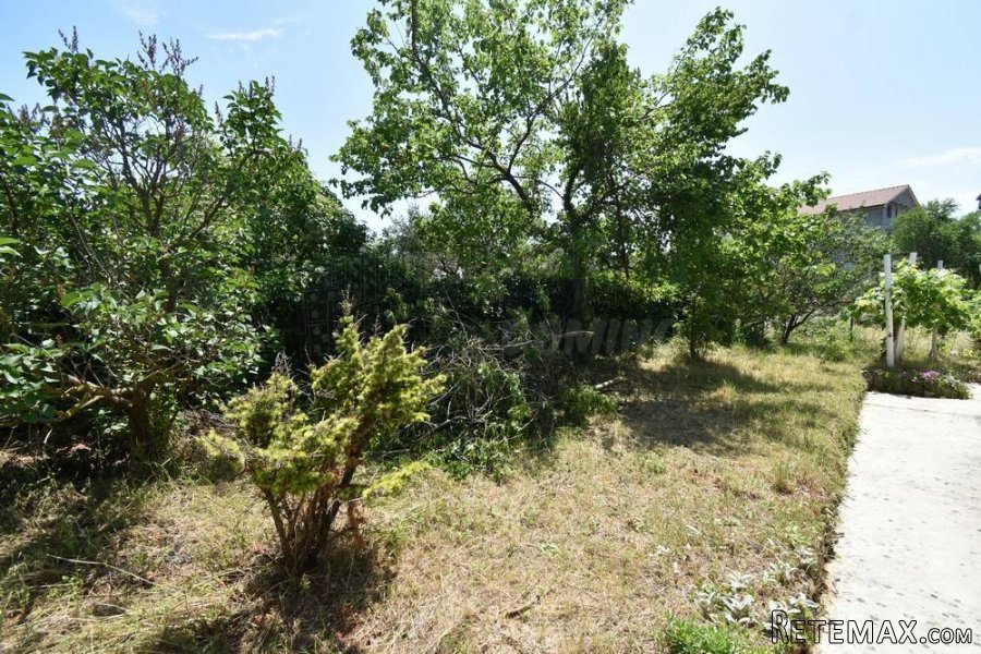 Samostojeća kuća s okućnicom! Malinska-okolica - 7