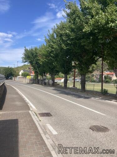 GRAĐEVINSKO ZEMLJIŠTE – CENTAR SKRADINA – 1.050 m²