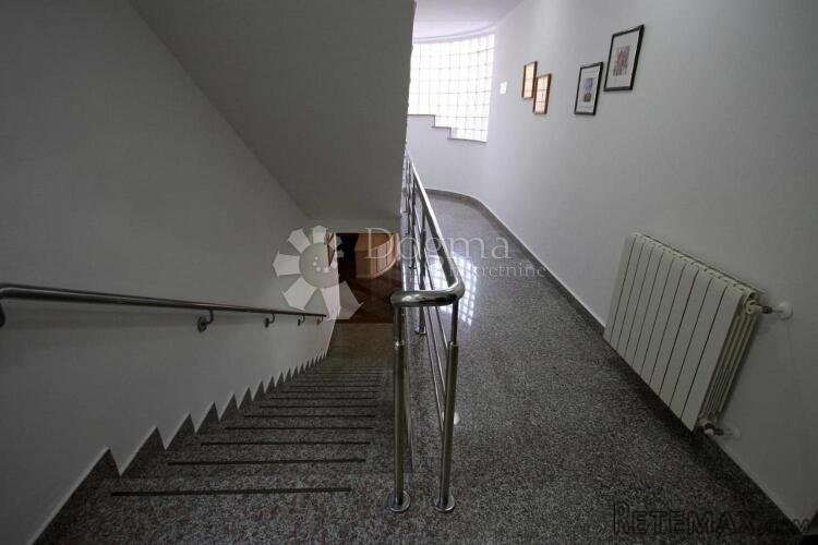 KRNICA – hotel i restoran uz obalu s tradicijom i odličnim r - 8