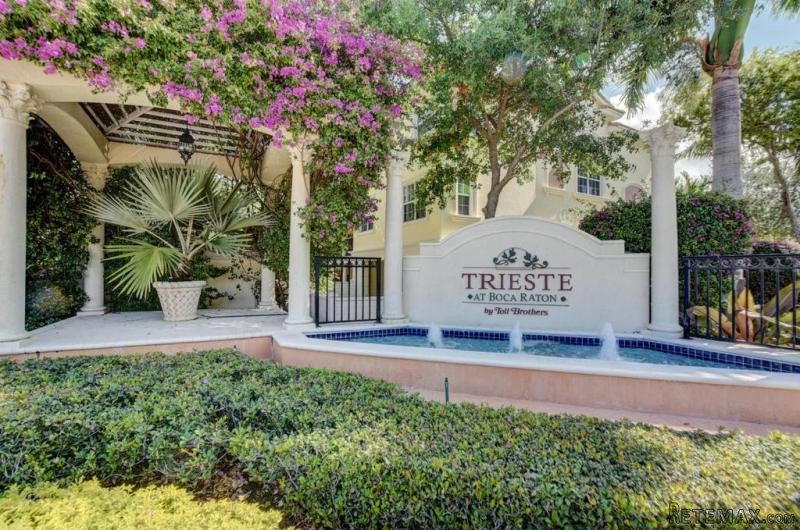 5585 Ne Trieste Wy #5585, Boca Raton..