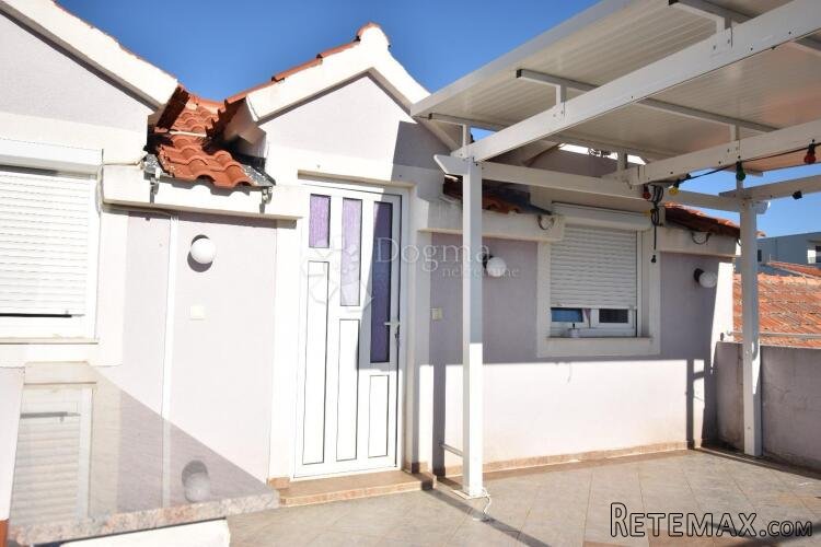 Kuća u Žaboriću - 3 potpuno uređena i odvojena apartmana