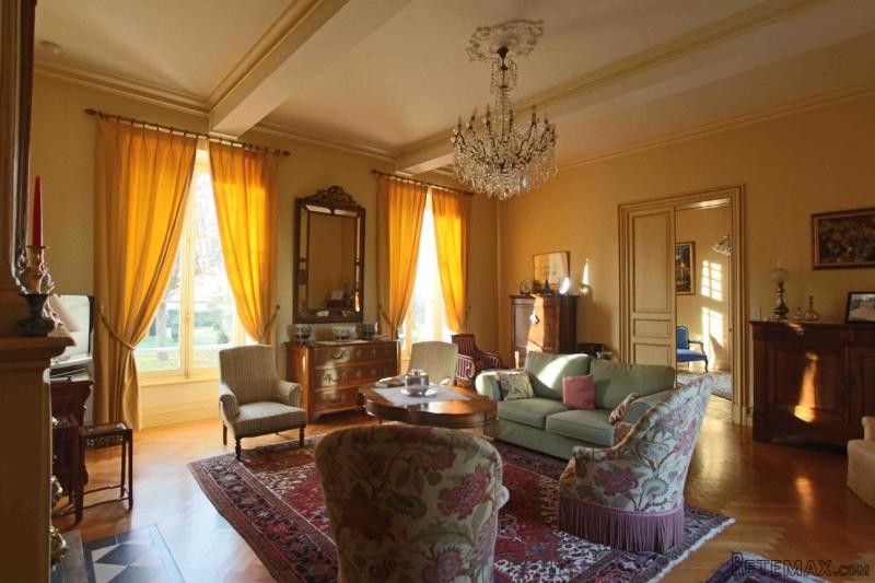 Large Elegant Chartreuse With.. - 2