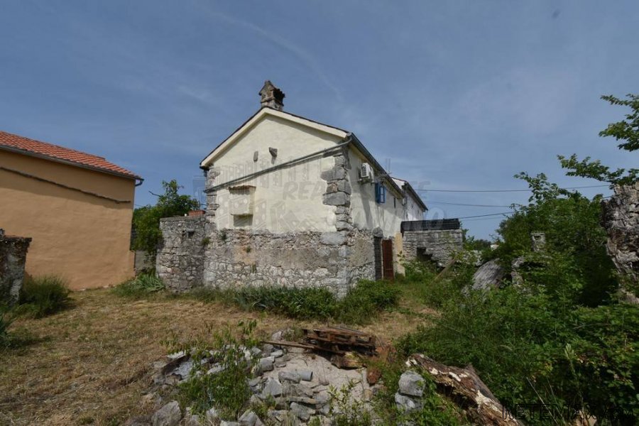 Renovirana kamena kuća sa prekrasnom okućnicom! - 3