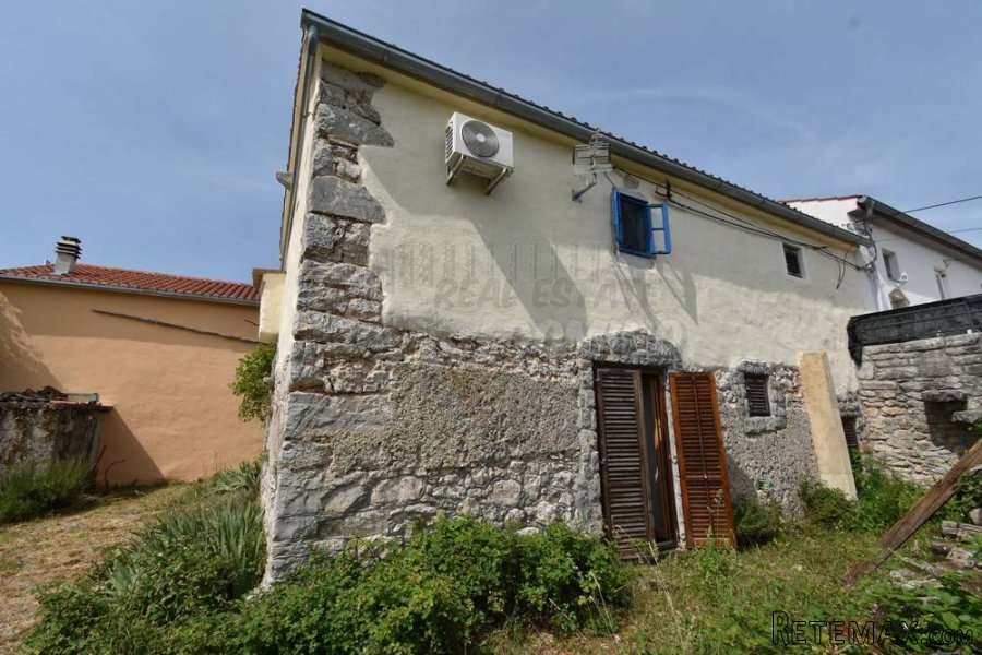 Renovirana kamena kuća sa prekrasnom okućnicom! - 4