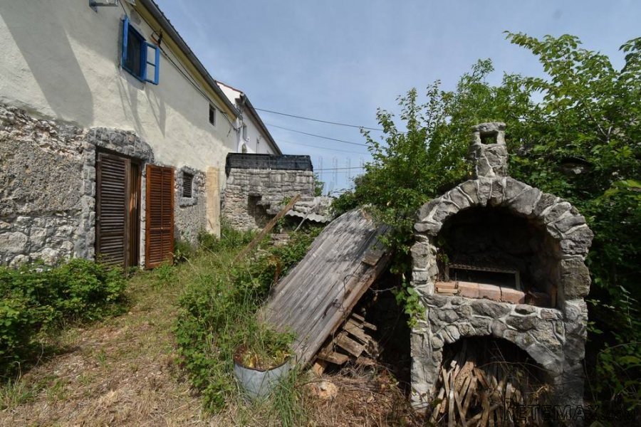 Renovirana kamena kuća sa prekrasnom okućnicom! - 6