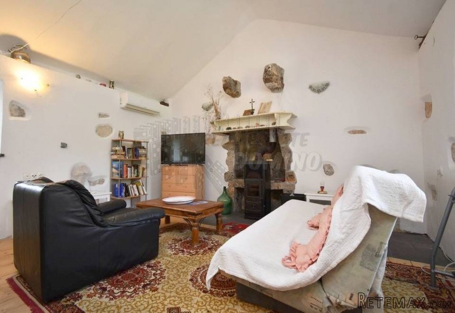 Renovirana kamena kuća sa prekrasnom okućnicom! - 7