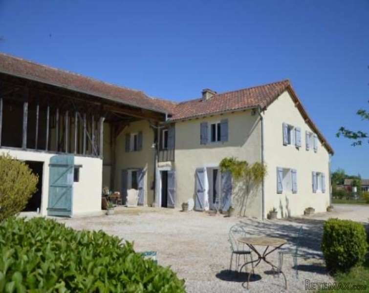 Lovingly restored gascon cottage with..