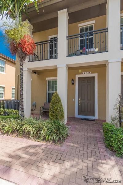 3 bedroom Town House For Sale: 14736 SW..