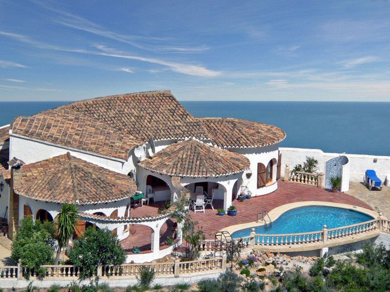 4 Bedrooms - Villa - Alicante - For Sale