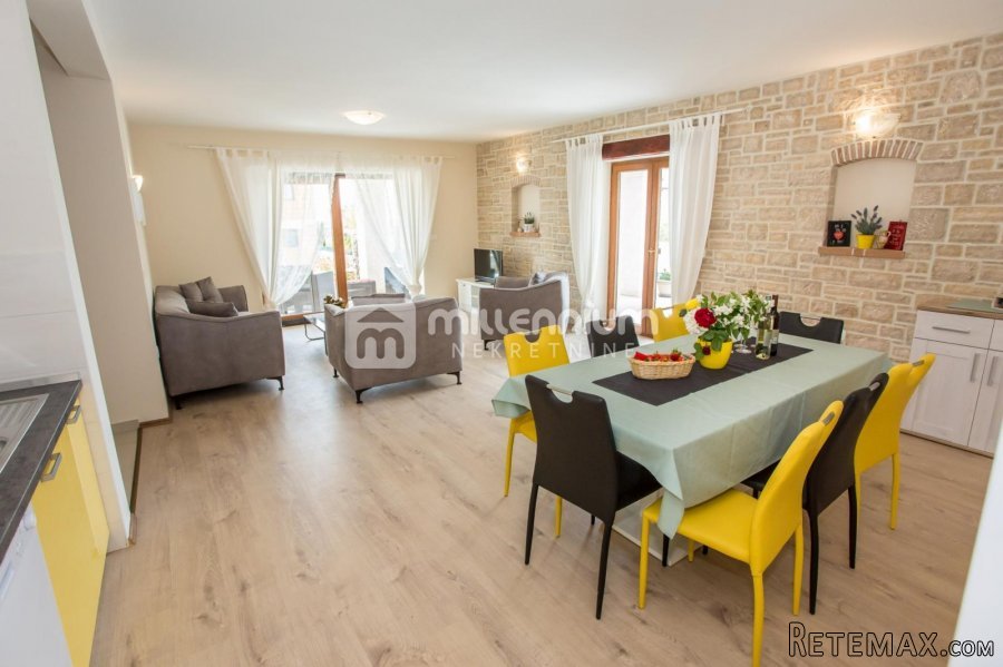 Istra, okolica Poreča, vila s bazenom - 9