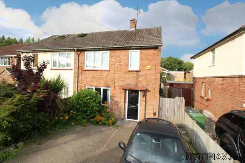 3 bedroom, Semi-detached House house..