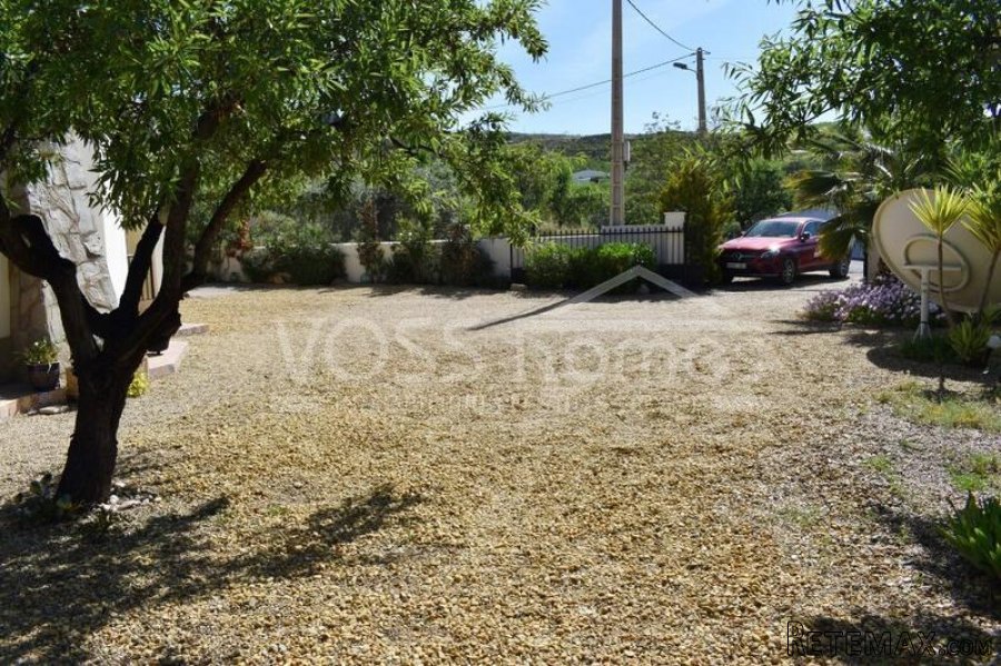 NEW & EXCLUSIVE TO VOSS HOMES - A lovingly maintained.. - 11