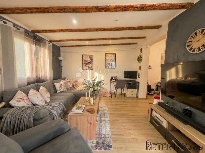 Moderan trosobni stan s terasom i roštiljem, Šišan - 2