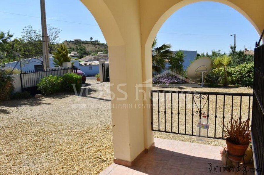 NEW & EXCLUSIVE TO VOSS HOMES - A lovingly maintained.. - 13