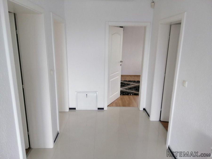 Prodajem kucu na glavnom putu Loznica-Sabac - 13