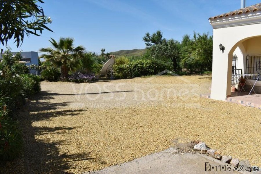 NEW & EXCLUSIVE TO VOSS HOMES - A lovingly maintained.. - 14