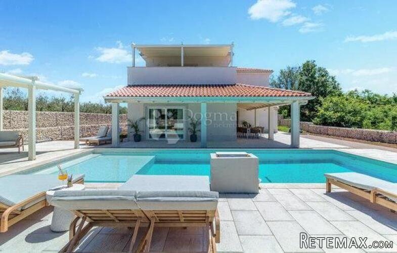 VILLA S BAZENOM! JEDINSTVENA NA TRŽIŠTU, PROVJERITE ZAŠTO