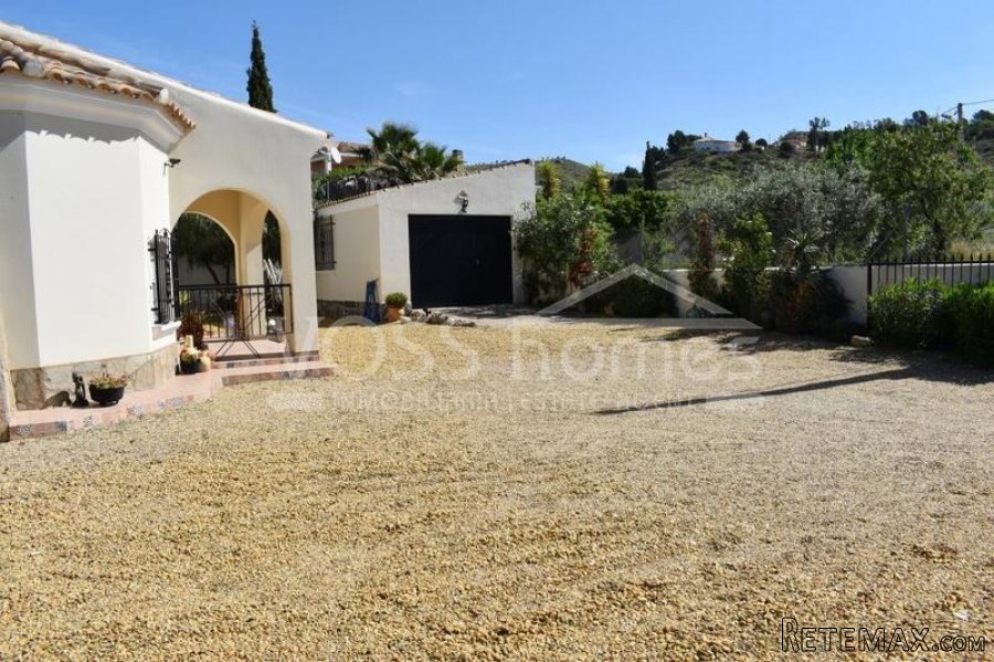 NEW & EXCLUSIVE TO VOSS HOMES - A lovingly maintained.. - 16