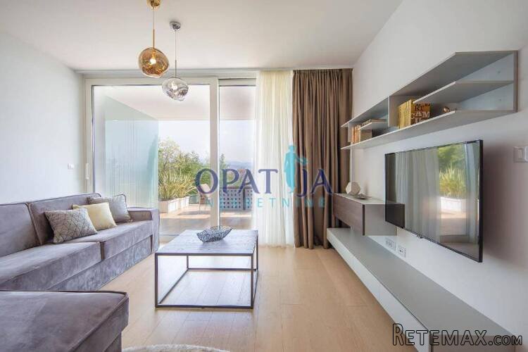 OPATIJA- luksuzni 1s+db s bazenom, garažnim mjestom i vrtom