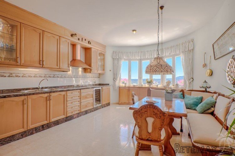 Superb villa, of excellent quality, located in a lovely.. - 8