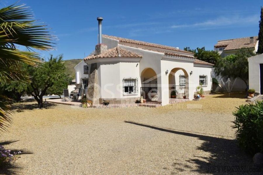 NEW & EXCLUSIVE TO VOSS HOMES - A lovingly maintained.. - 19