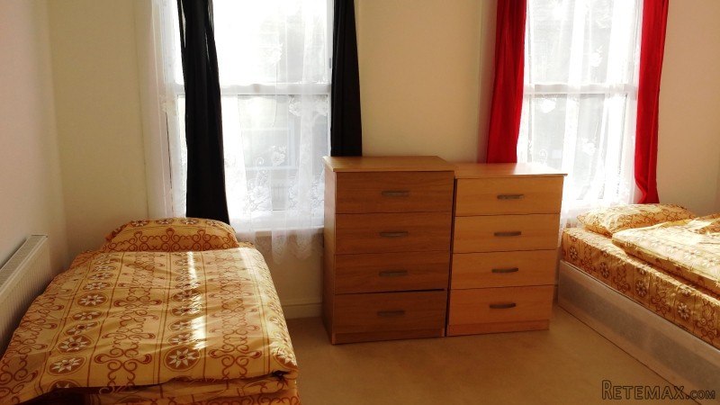 Room share for women, Zone 3..