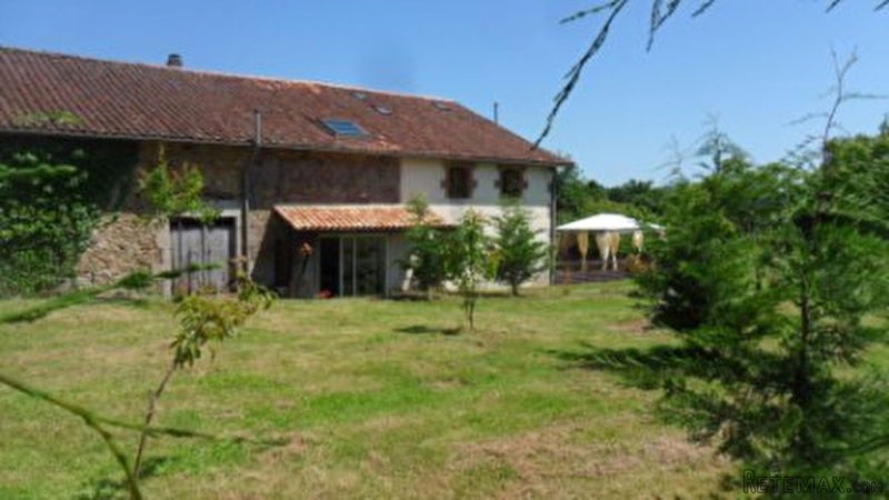 5 Bed B&B + 3 Bed Farmhouse ; 2 Barns;..