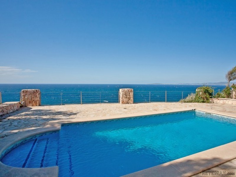 Frontline Mediterranean Luxury Villa..