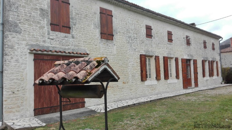 Stone Longer For Sale With Garden.. - 2