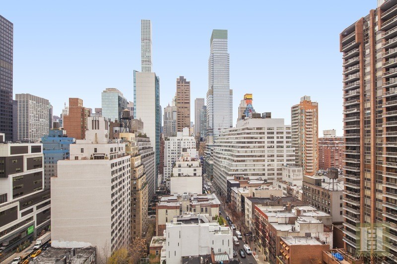 3 bedroom Apartment For Sale: 303 EAST..